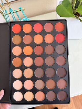 Morphe Warm Neutrals & Reds 35-Color Eyeshadow Palette